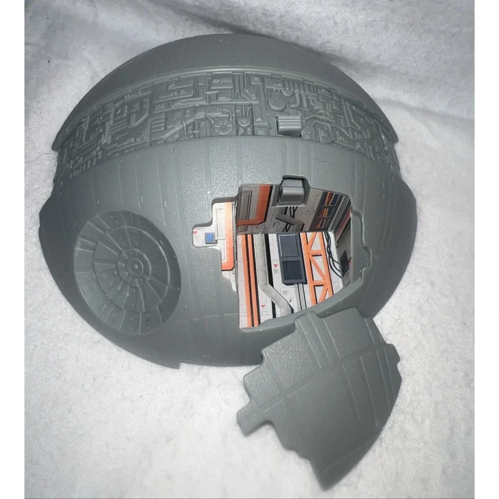 1994 *for parts* Micro Machines Star Wars The Death Star Playset Galoob VTG